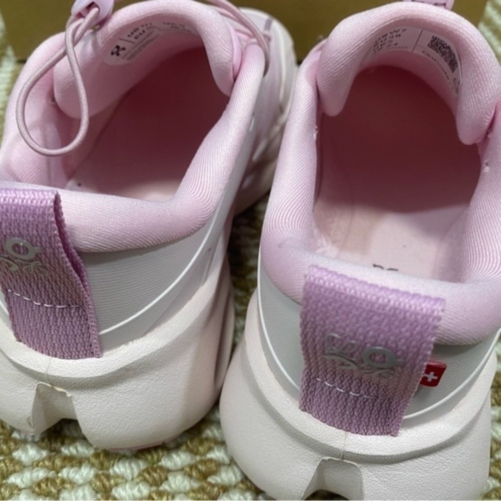Loewe Women's Pink Sneakers - Picture 2 of 5